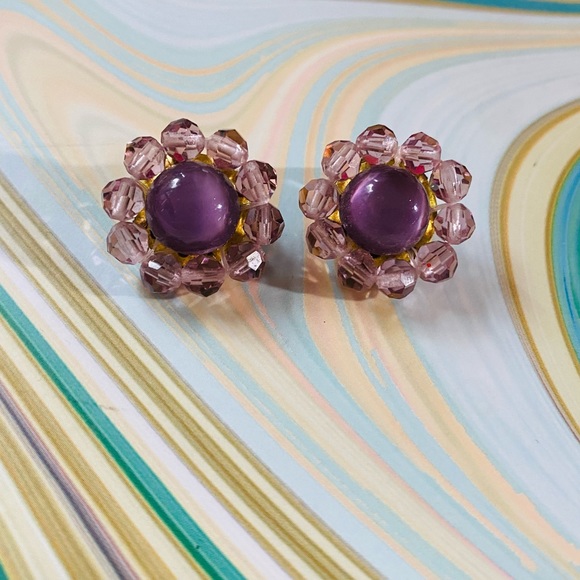 Vintage lucite earrings. - Picture 1 of 2